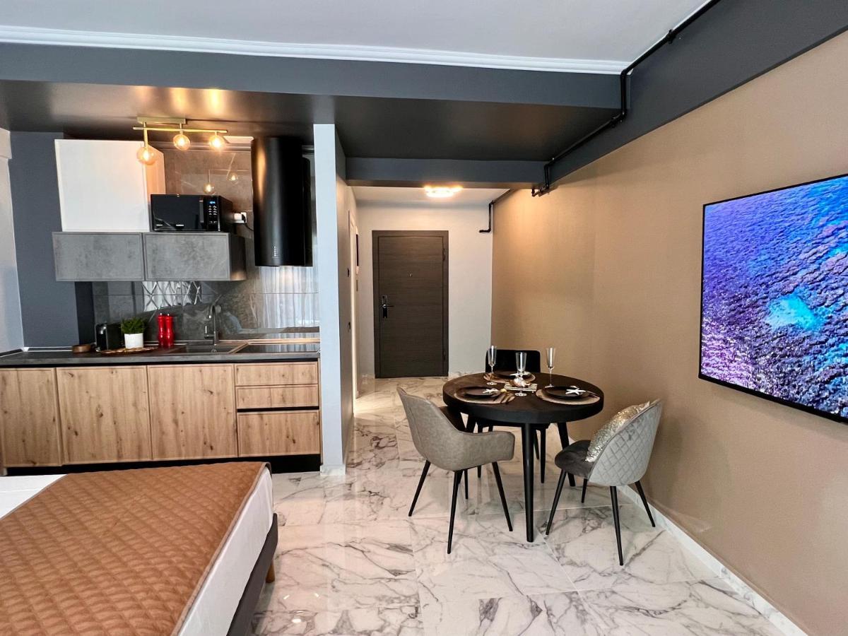 Blue Luxury Studio Mamaia Exterior photo