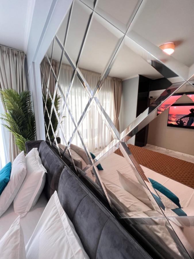 Blue Luxury Studio Mamaia Exterior photo